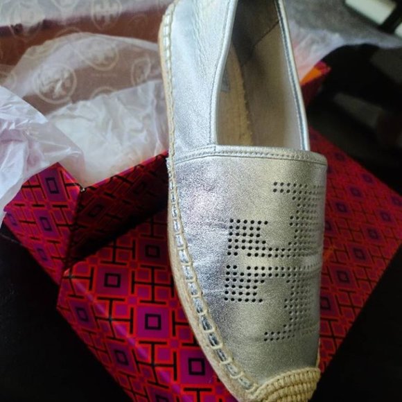 Tory Burch Women's Logo Espadrille Flats - Picture 2 of 2